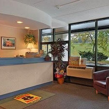 Super 8 By Wyndham White River Junction Intérieur photo
