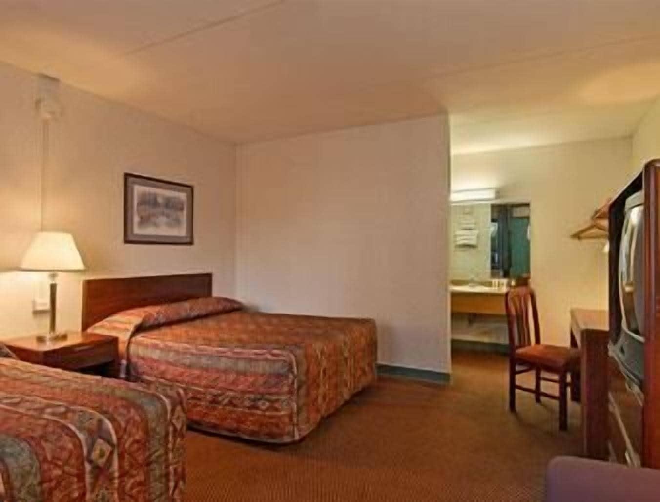 Super 8 By Wyndham White River Junction Extérieur photo