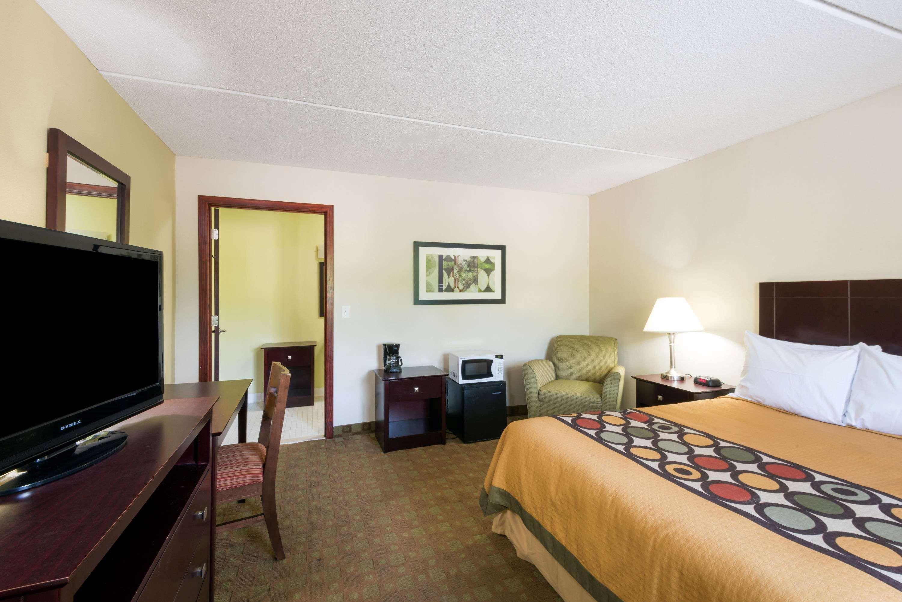 Super 8 By Wyndham White River Junction Extérieur photo