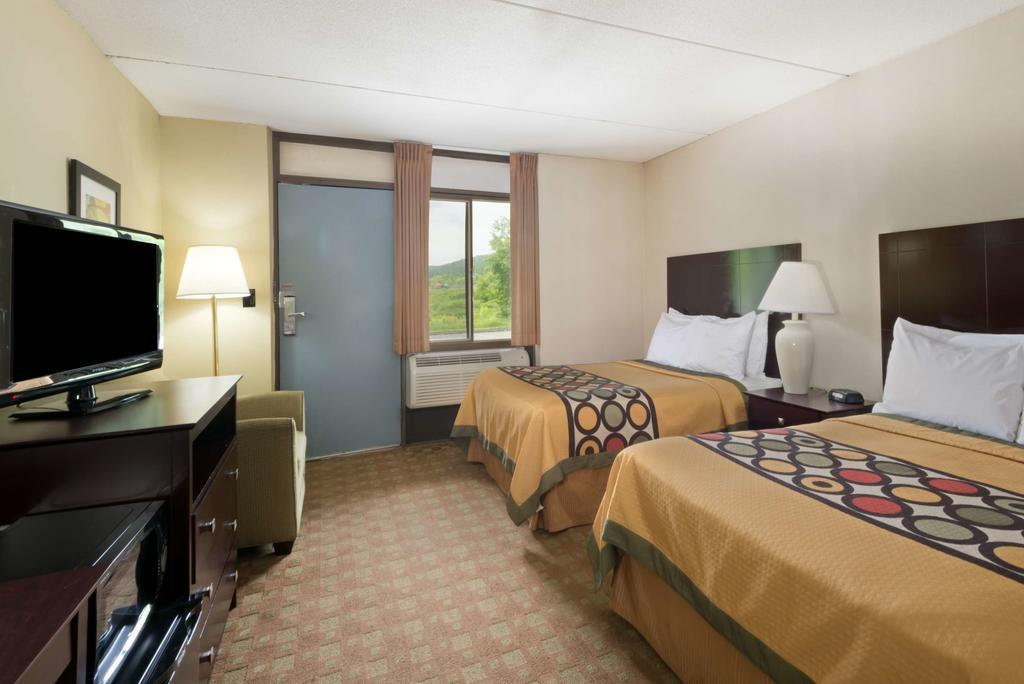 Super 8 By Wyndham White River Junction Extérieur photo