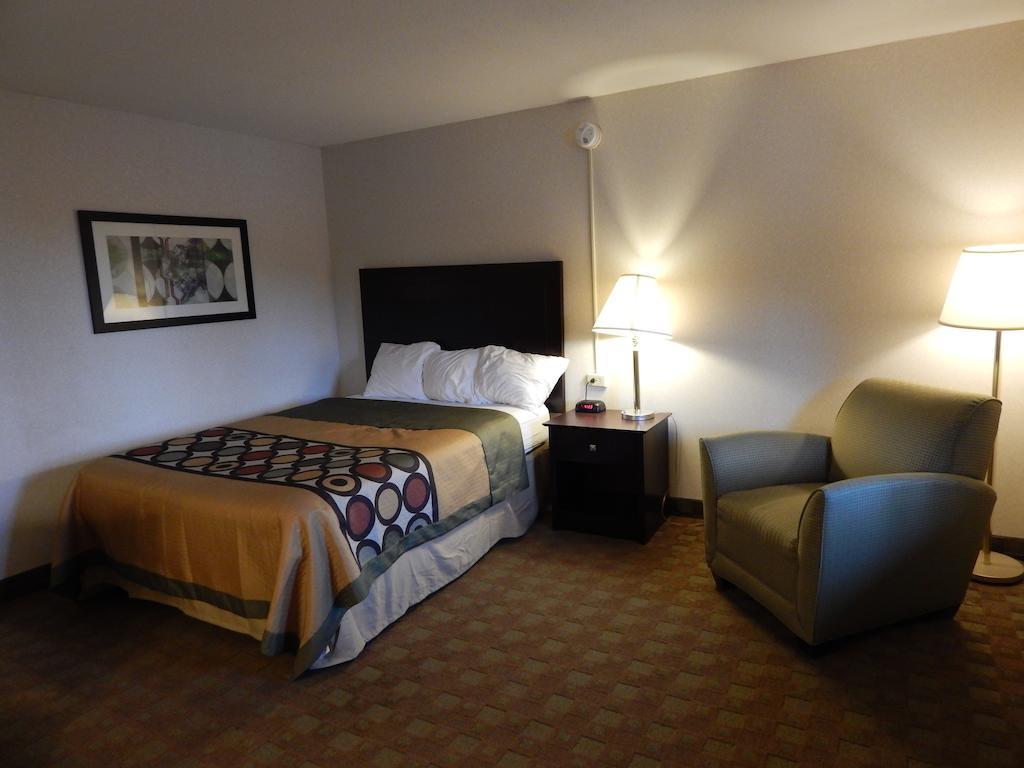 Super 8 By Wyndham White River Junction Extérieur photo