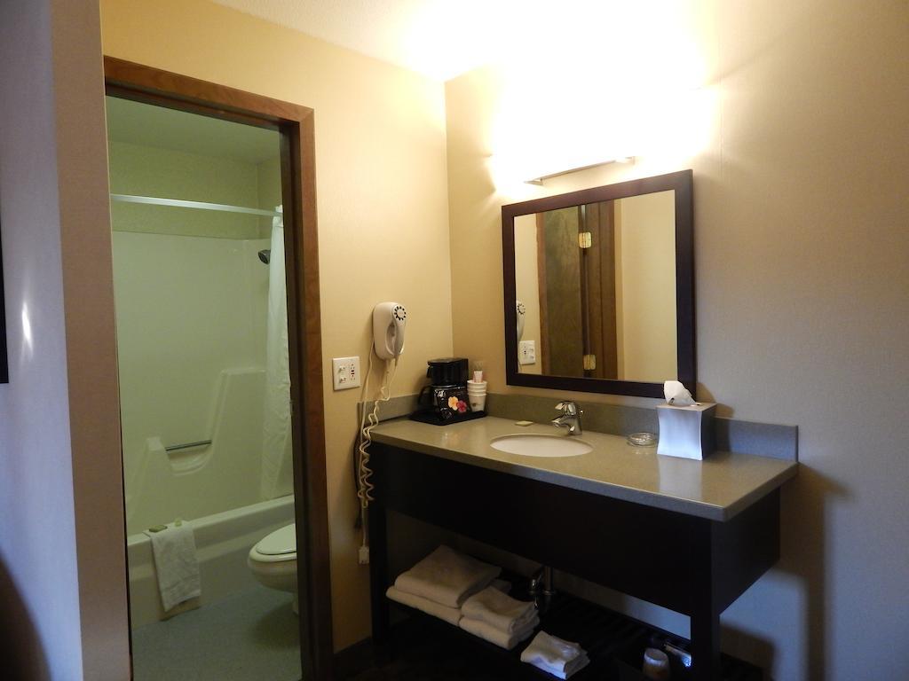 Super 8 By Wyndham White River Junction Extérieur photo